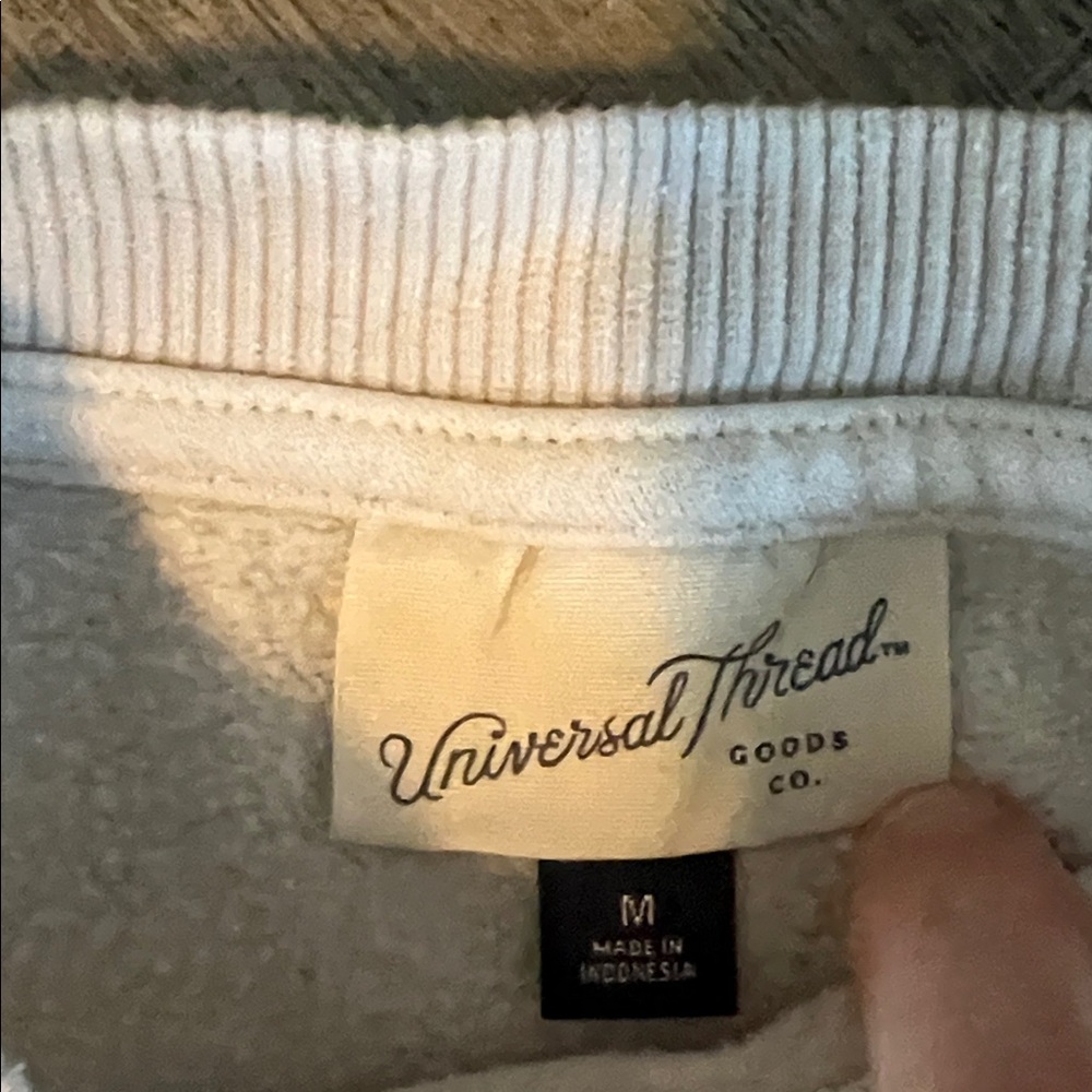 Universal Thread Cream Sweatshirt - Picture 2 of 9